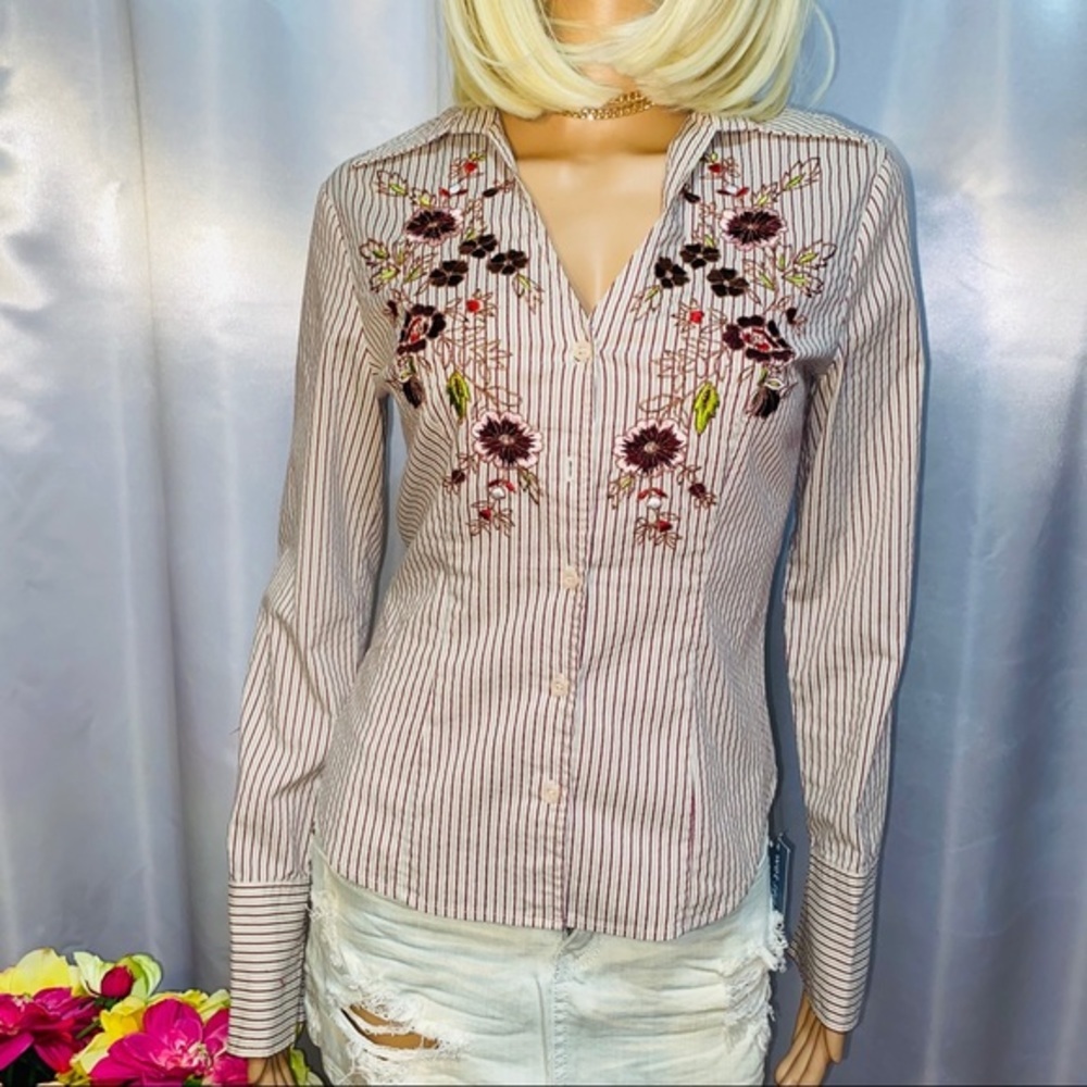 Express embroidered button down - Picture 2 of 15